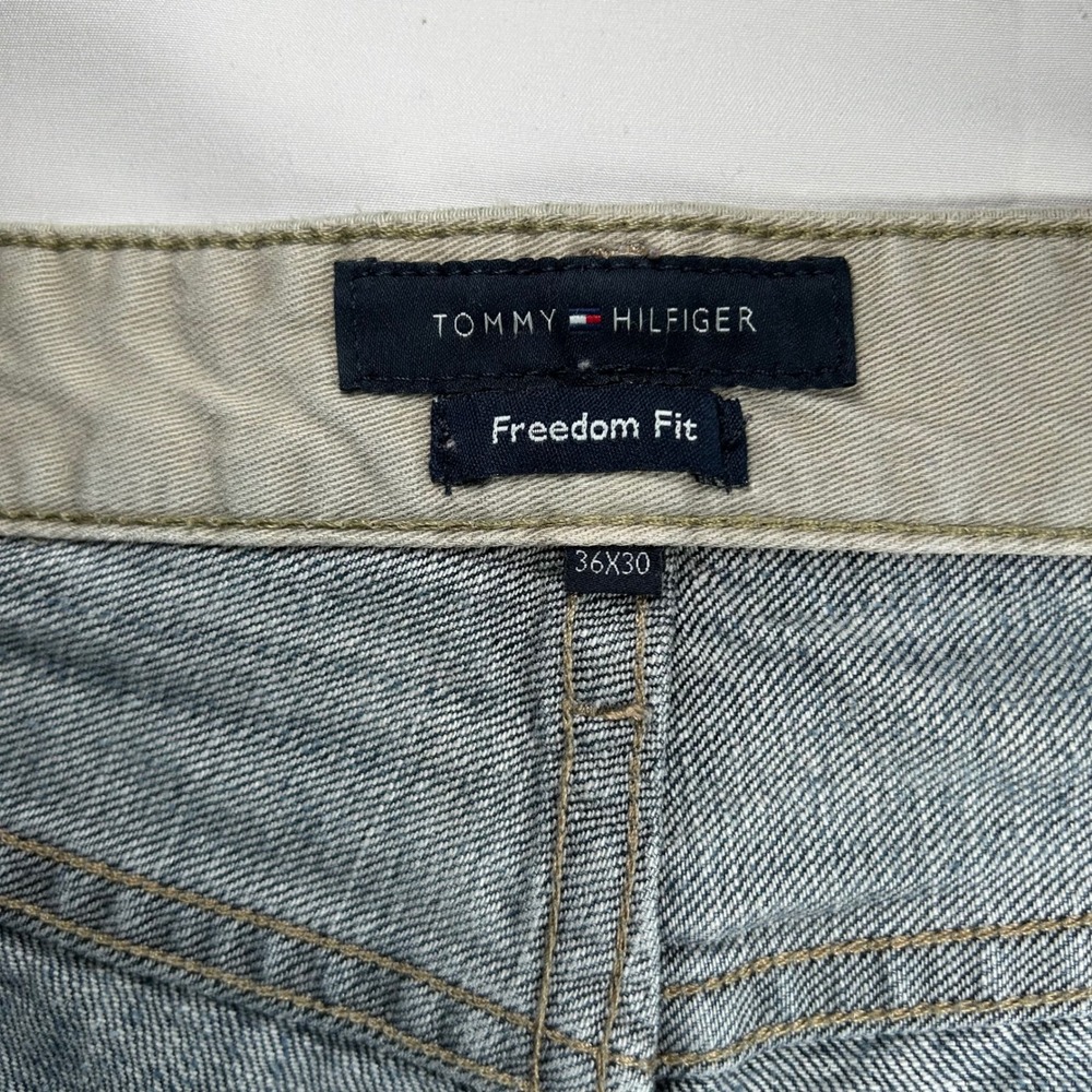Tommy Hilfiger Freedom Fit Mens Blue Straight Leg Jeans 36x30 Medium Wash - Picture 8 of 14